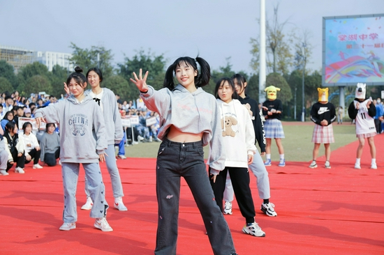 不僅振奮了